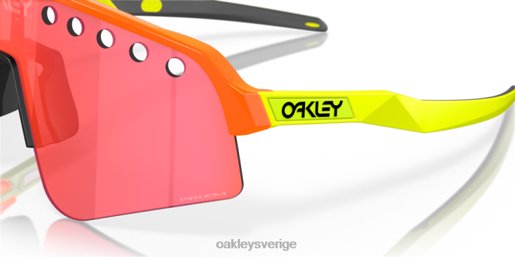 Oakley sutro lite svep (ventilerad) T8RX0235 prizm trail torch linser, orange båge