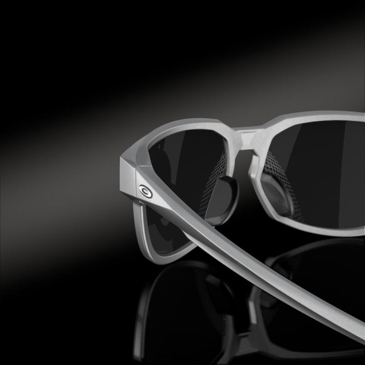 Oakley kaast x-silver samling T8RX0753 prizm svarta linser, x-silver båge