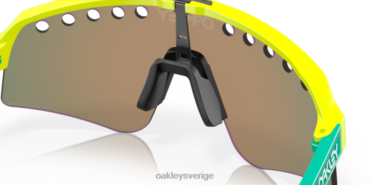 Oakley sutro lite svep (ventilerad) T8RX0233 prizm ruby ​​linser, tennisboll gul ram