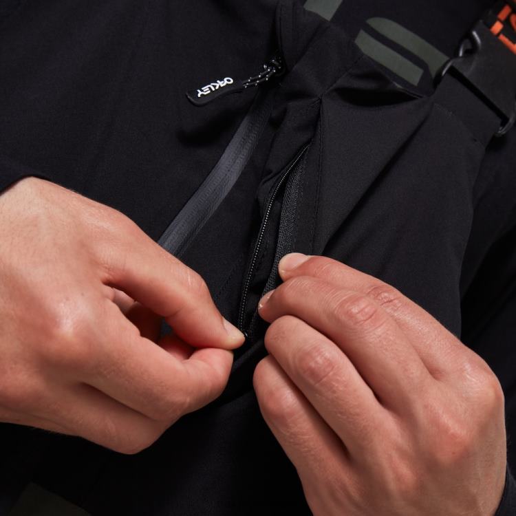 Oakley tnp skal haklapp T8RX02863 svart/grön