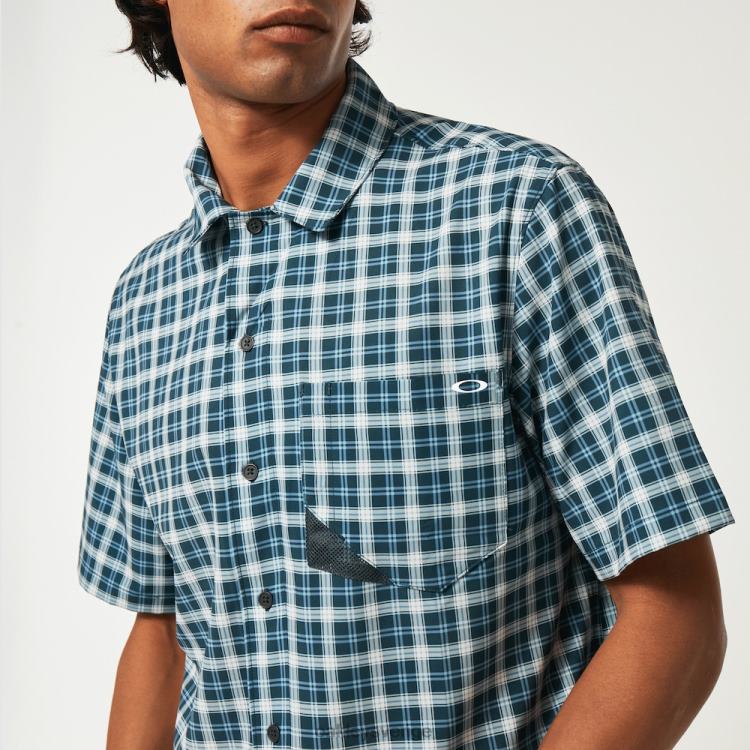 Oakley solskjorta reducering T8RX02284 kolla stentvätt