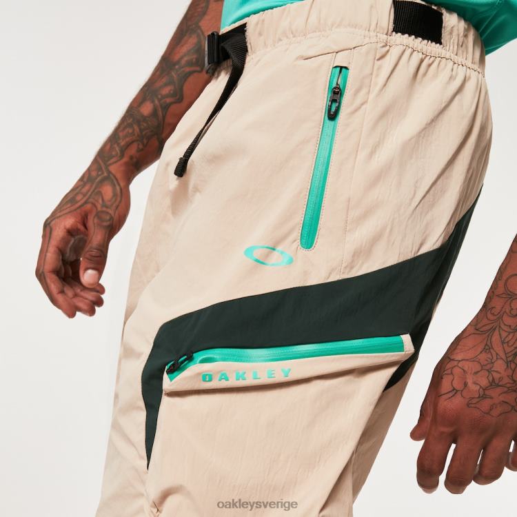 Oakley latitud last kort T8RX02674 humus