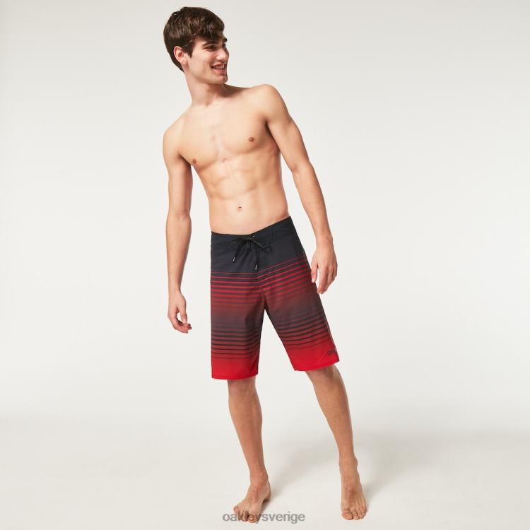 Oakley fade out 21 rc boardshort T8RX02835 svarta/röda ränder